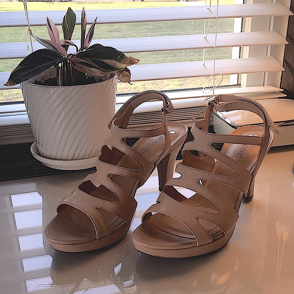 🌸 Naturalizer Cream Heels 🌸